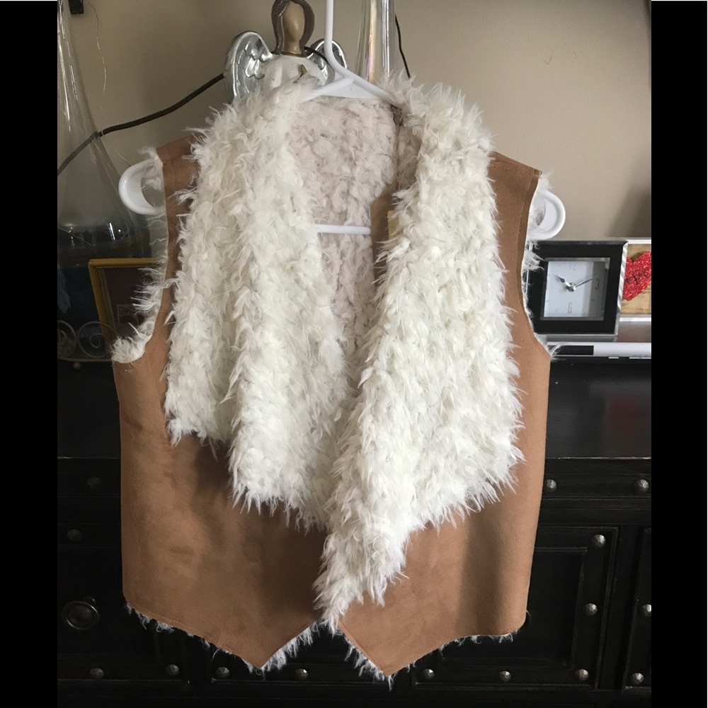 🟢Cute Suede Leather Vest soft and comfortable.